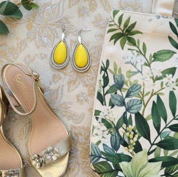 Earrings - Picture 16 of 16